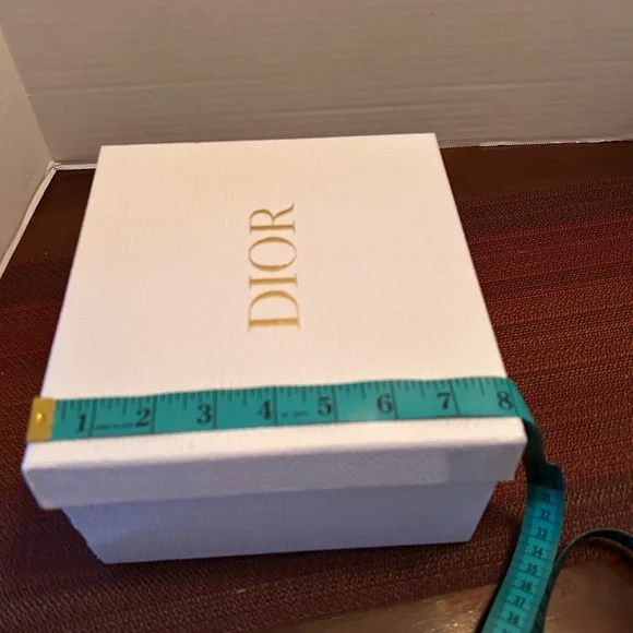 New Christian Dior Beauty Mini Bucket Bag - Picture 13 of 14